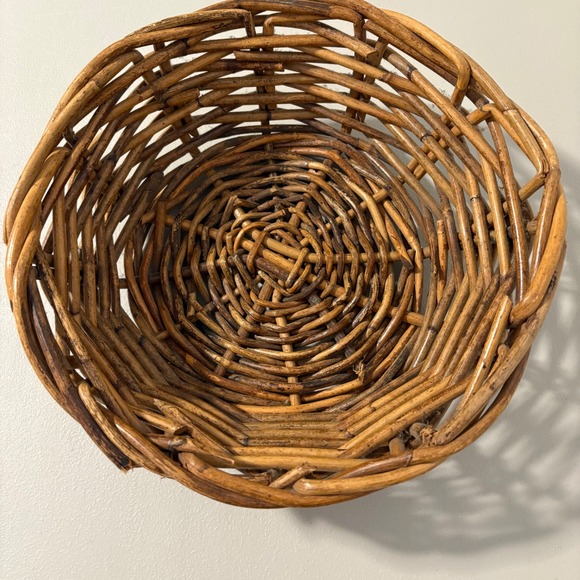 Other - Vtg Round Wicker‎ Basket Thick Weave Boho Decorative Fruit Bowl Brown 10.5in